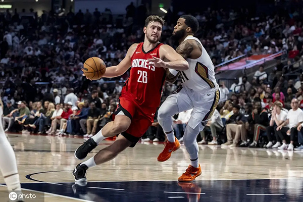 NBA季前赛综述:火箭<a href=/lanqiu_zbo/spurs/ target=_blank class=infotextkey>马刺</a><a href=/lanqiu_zbo/magic/ target=_blank class=infotextkey>魔术</a>领跑 新趋势与球队百态