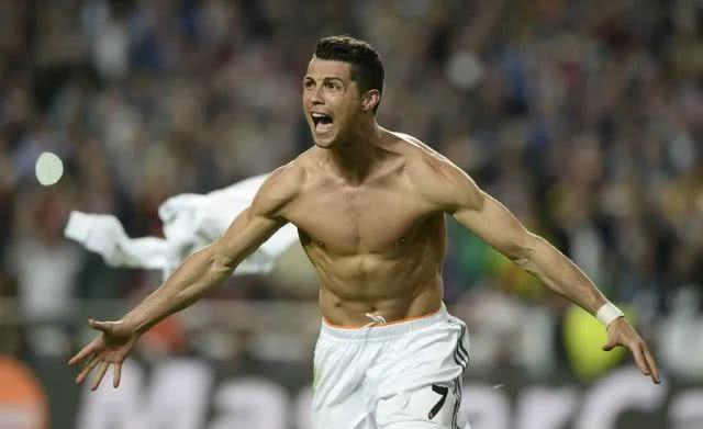 其实C罗在<a href=/zuqiu_zbo/realmadrid/ target=_blank class=infotextkey>皇马</a>的时候肌肉就已经呈现巅峰
