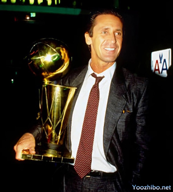 帕特-莱利:1989-90赛季的NBA最佳教练与<a href=/lanqiu_zbo/lakers/ target=_blank class=infotextkey>湖人</a>王朝的缔造者