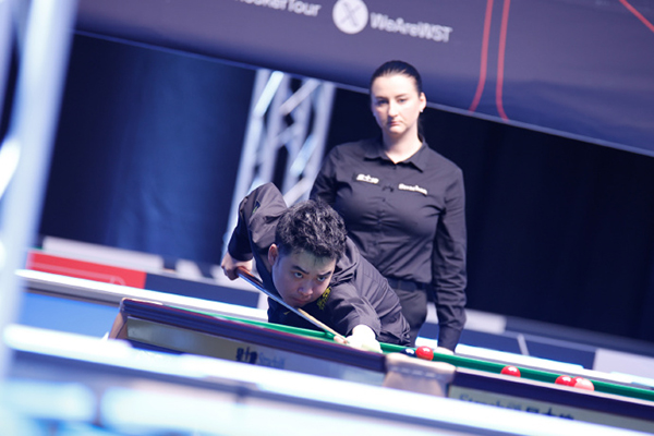 斯佳辉4-3惊魂逆转马克·戴维斯,决胜局64-37挺进32强